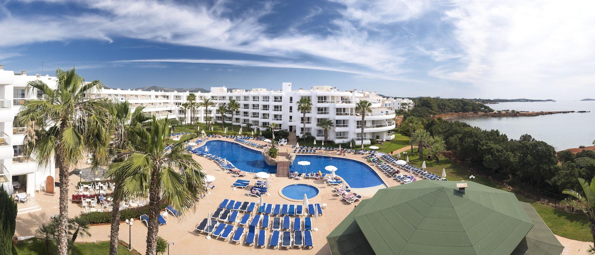 Aparthotel Tropic Garden Santa Eularia des Riu Ngoại thất bức ảnh