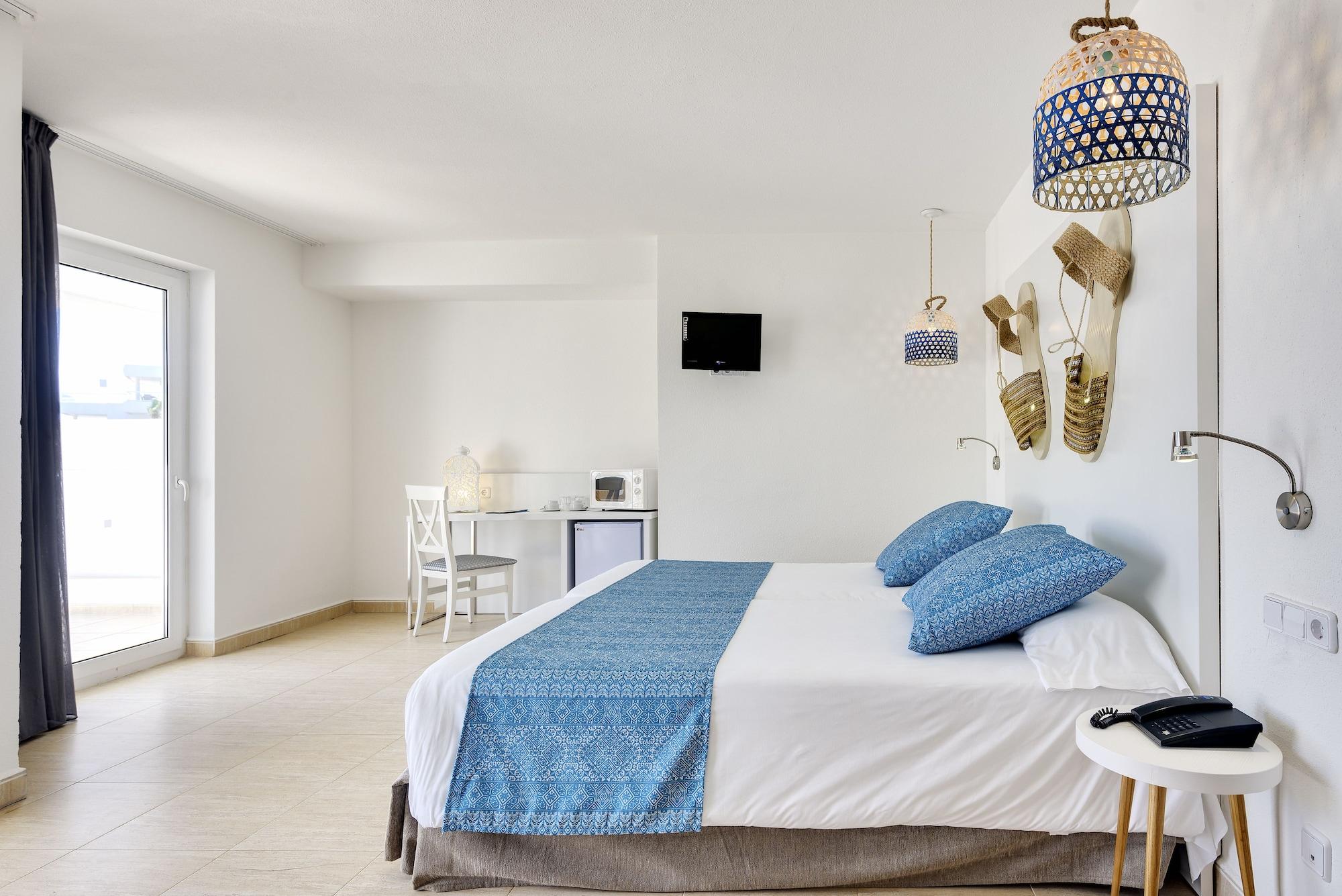 Aparthotel Tropic Garden Santa Eularia des Riu Ngoại thất bức ảnh