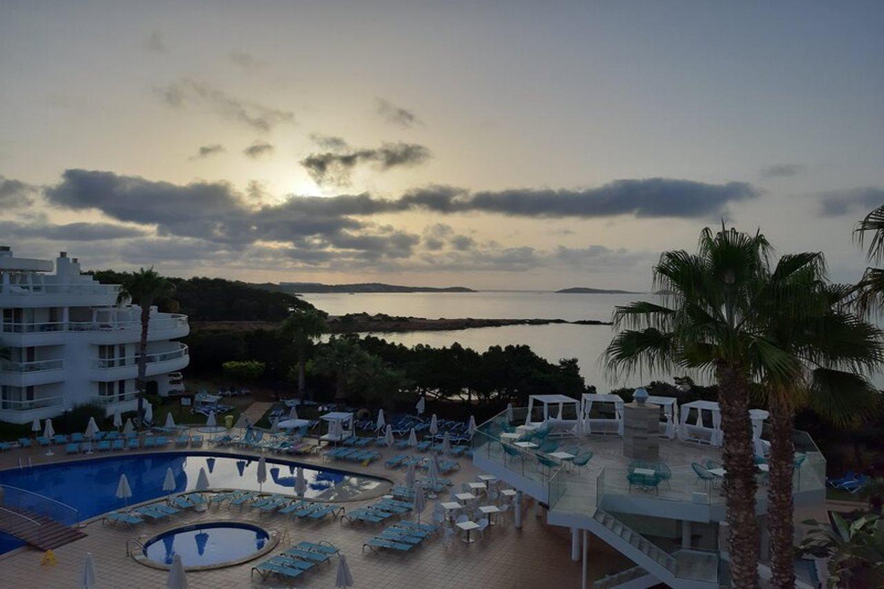 Aparthotel Tropic Garden Santa Eularia des Riu Ngoại thất bức ảnh