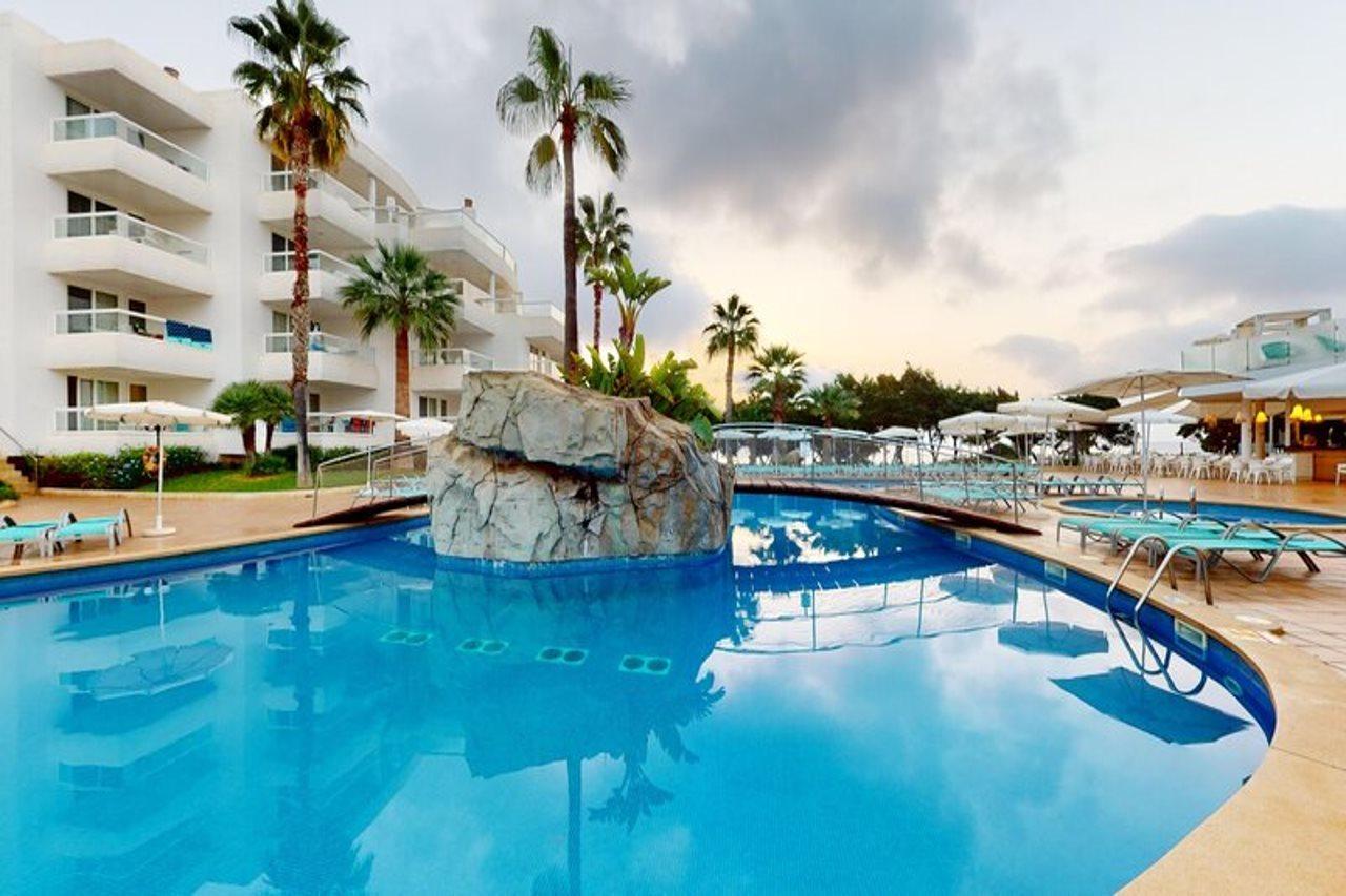 Aparthotel Tropic Garden Santa Eularia des Riu Ngoại thất bức ảnh