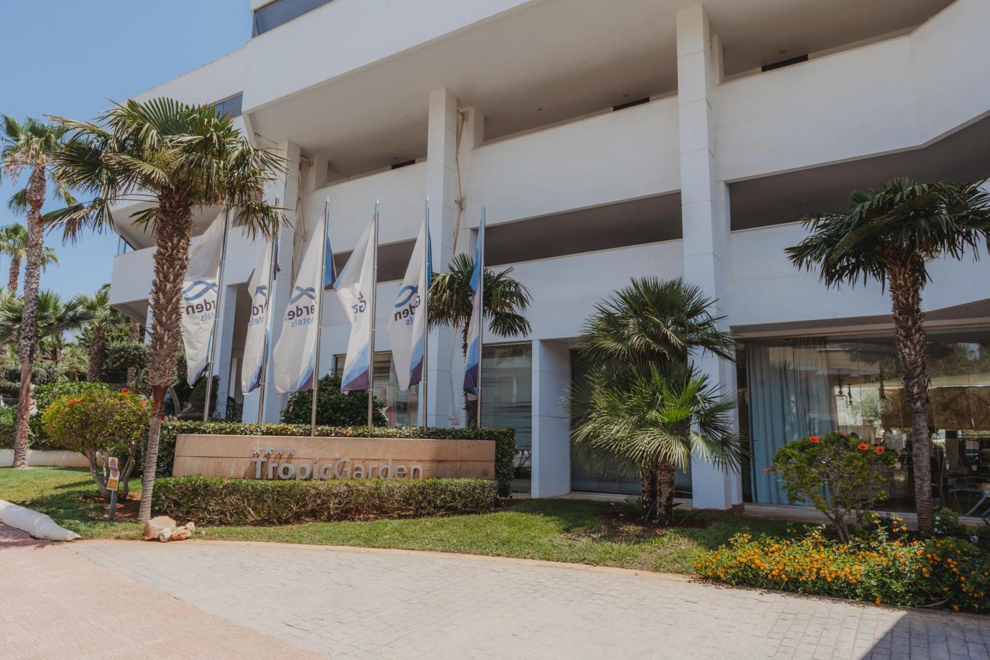 Aparthotel Tropic Garden Santa Eularia des Riu Ngoại thất bức ảnh